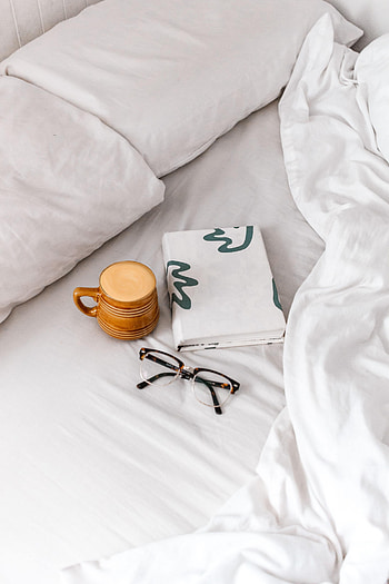 Coffee, Miscellanea, Miscellaneous, Cup, Book, Bed, Glasses, Spectacles HD phone wallpaper