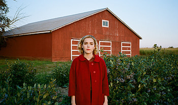 Kiernan Shipka, red dress, hoot 2019 HD wallpaper