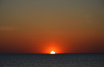 Sun Setting In Body Of Water, sunset, nature HD wallpaper