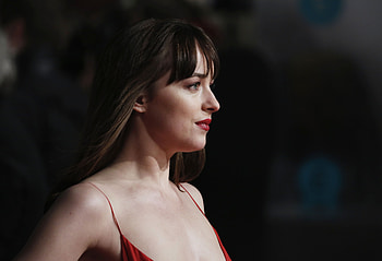Dakota Johnson 2017, dakota-johnson, celebrities, girls HD wallpaper