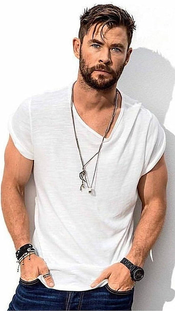 Chris Hemsworth, Actor HD phone wallpaper