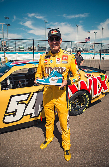 Kyle Busch, NASCAR driver, Paint schemes, Sports news HD phone wallpaper