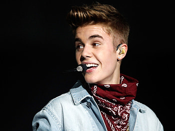 Anne Frank museum defends Justin Bieber 'self-serving' and 'tasteless' comments | The Independent HD wallpaper