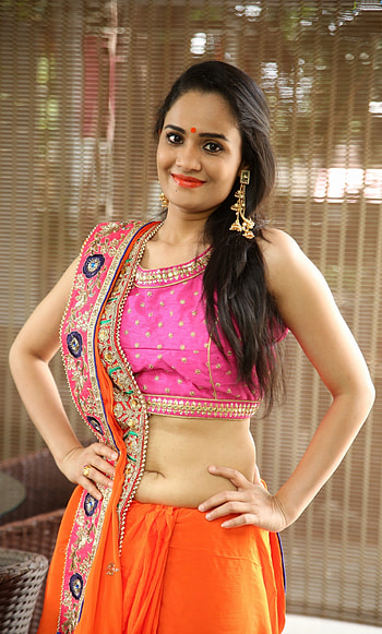 Usha karupati, joint, thigh HD phone wallpaper