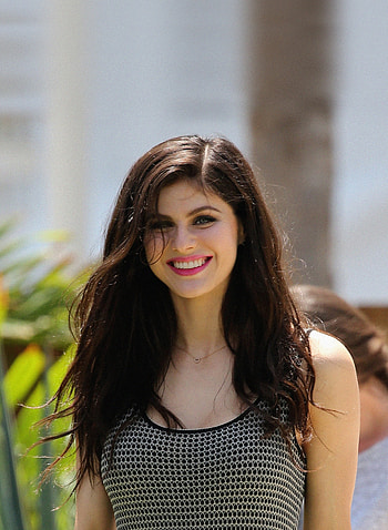 Smile, actress, Alexandra Daddario HD phone wallpaper