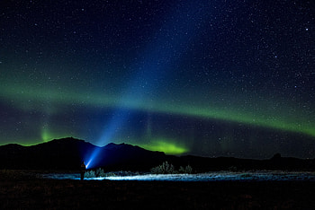 Night, Dark, Shine, Light, Silhouette, Starry Sky, Loneliness, Aurora Borealis, Northern Lights HD wallpaper