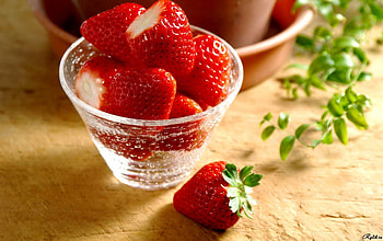 Yummy fruits, table, room, strawberries, dessert, delicious, beautiful, fruits, nice, leaves, breakfast, pretty, yummy, red, lovely HD wallpaper