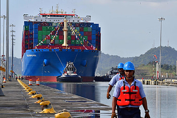Panama's worst drought, Canal's future, Water management challenges, New York Times report HD wallpaper
