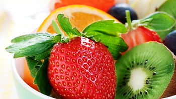 Orange and strawberries, Kiwi HD wallpaper