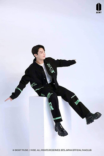 Jungkook, knee, sock HD phone wallpaper