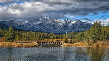 Banff National Park, Canada's scenic beauty, Cloudy mountains HD wallpaper