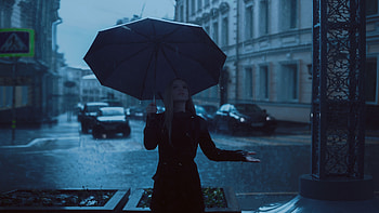 Girl With Umbrella Enjoying Rain, girls, rain, umbrella, actress HD wallpaper