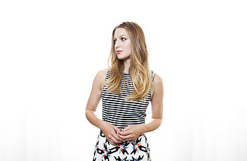 Calm and relaxed, looking away, Melissa Benoist, 2018 HD wallpaper
