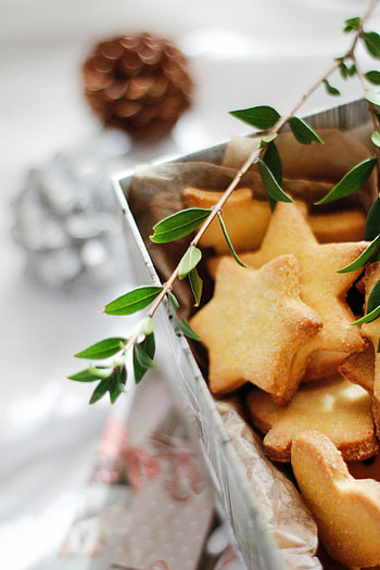 Food, Stars, Desert, Cookies, Branch, Bakery Products, Baking HD phone wallpaper