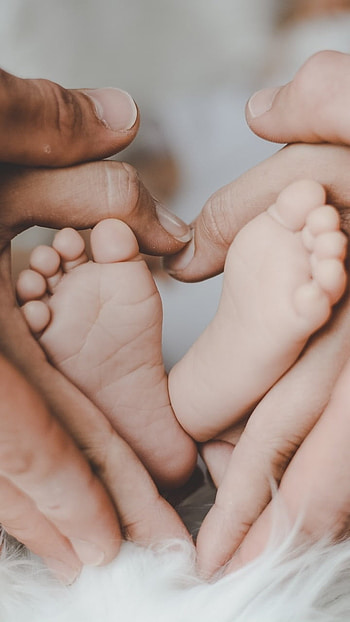 Mom And Dad, New Born, Baby Foot HD phone wallpaper