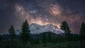Mount Shasta with Milky Way, night, california, light, sky, stars, usa HD wallpaper