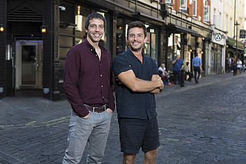 Jonathan Bailey, Alex Gaumond, Same-sex couple, Playbill HD wallpaper