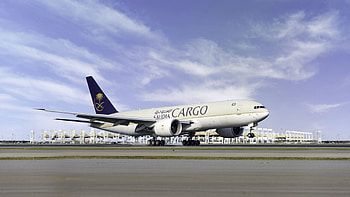 Saudi Arabian Airlines, E-commerce expansion, China-KSA lane, Air cargo HD wallpaper