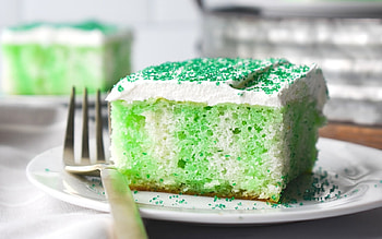 Slice of cake, sweet, day, green, dessert, slice, food, st patrick, cake HD wallpaper