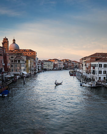 Beautiful view of the Venice Grand Canal with gondolas and historic architecture at sunset. HD phone wallpaper