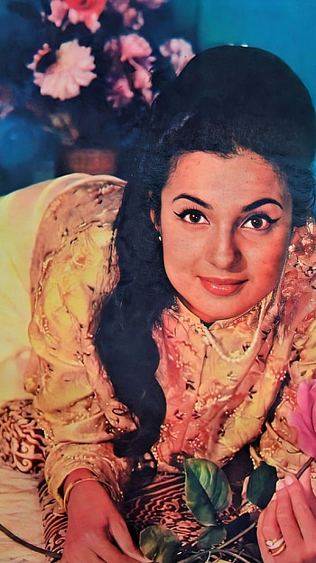 Tanuja, bollywood actress HD phone wallpaper