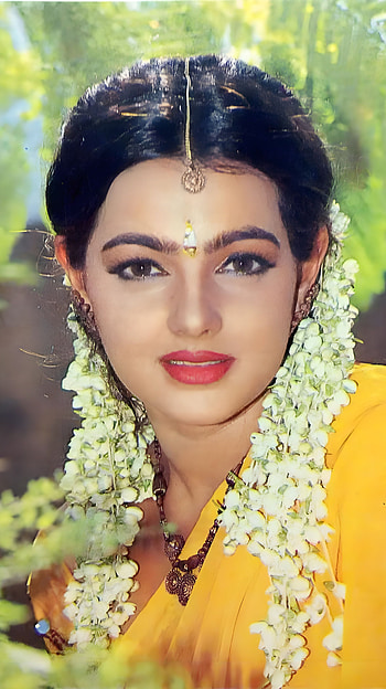 Mamata Kulkarni, saree beauty, bollywood actress, vintage HD phone wallpaper