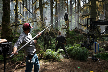 Jurassic World: Dominion, Hollywood restarts, Blockbuster machine, New York Times HD wallpaper
