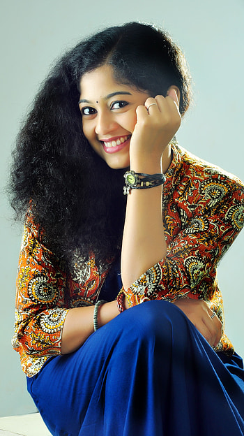 Neeraja, malayalam actress, model, beautiful HD phone wallpaper
