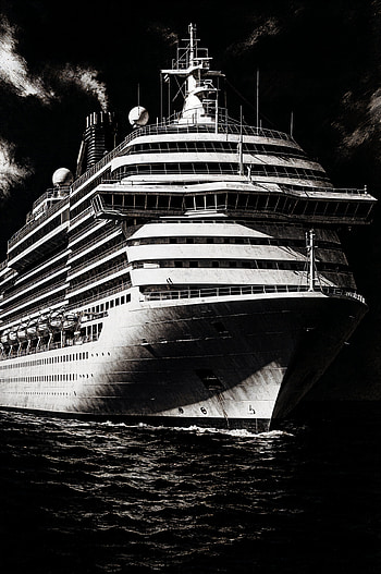 Midnight Majesty: Cruise Liner HD phone wallpaper