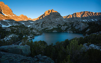 First light on the Sierra Nevada, California, sky, rocks, usa, pond, landscape HD wallpaper