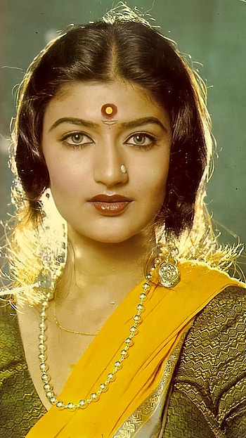 Saarika, bollywood actress HD phone wallpaper