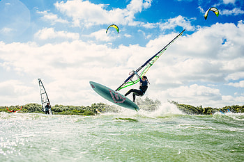 Trial course experience, Mastering windsurfing, Learning the ropes, Expert instruction HD wallpaper