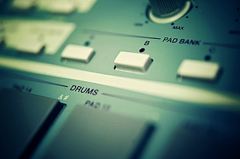 1990 Akai Drum Machine Drums Hip-hop Mpc Music Old School Pad Rap Vintage HD wallpaper