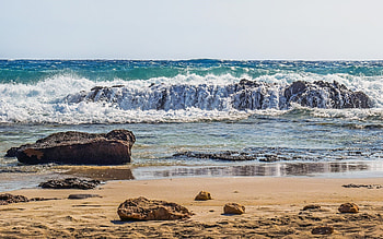 Rocks and Wave, sea, rocks, wave, beach HD wallpaper