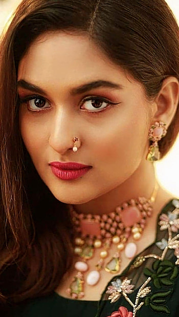 Prayaga Martin, model, Malayalam actress HD phone wallpaper