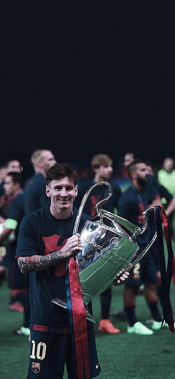 FC Barcelona Triumph - Messi with UEFA Champions League Trophy, FC Barcelona, Lionel Messi HD phone wallpaper