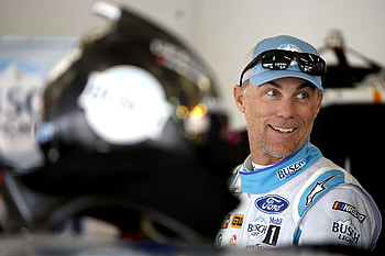 Kevin Harvick, Formula 1 excitement, Racing aspirations, Fast-paced action HD wallpaper