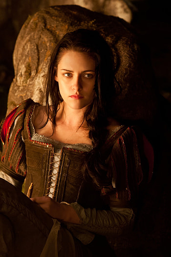 Good vs evil makeup, Snow White and the Huntsman, Flare, Movie HD phone wallpaper
