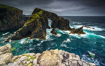 rock in the sea, rock arch, storm, bay, Ireland, waves, ocean, seascape HD wallpaper