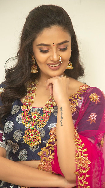 Sreemukhi, model, actress HD phone wallpaper
