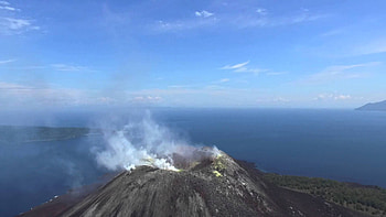 Anak Krakatoa volcano, Indonesian landmark, Geological wonder, Natural beauty HD wallpaper