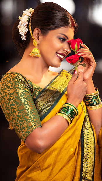 Madhuri pawar, marathi actress HD phone wallpaper