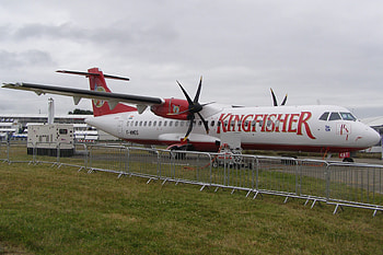 Kingfisher Airlines, Luxurious travel, Airline services, Customer satisfaction HD wallpaper