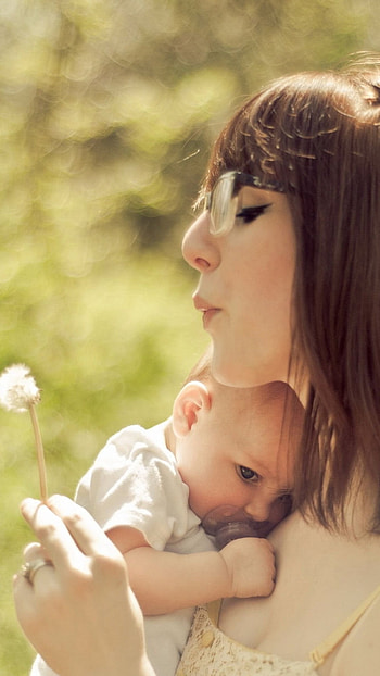 Mom And Baby, Beautiful Background HD phone wallpaper