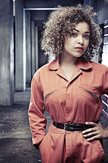 Antonia Thomas HD phone wallpaper