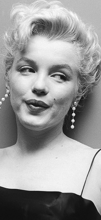 Marilyn Monroe, Celebrity icon, Timeless beauty, Classic Hollywood HD phone wallpaper