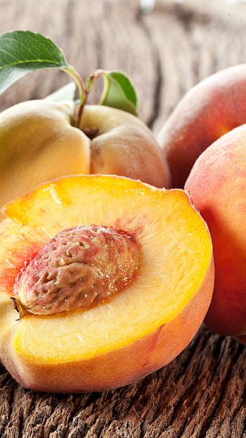 Delicious peach , Food graphy, Tantalizing taste, Fresh fruit HD phone wallpaper