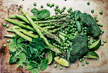 Green-packed meal, Healthy diet, Nutrient-rich dish, Quick and easy greens HD wallpaper