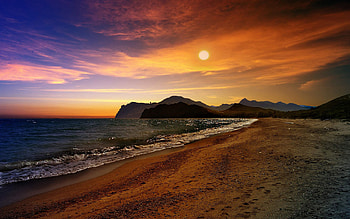 GOLDEN SUNSET, golden, sand, dark, mountain, beach, shore, sky, sun, sunset HD wallpaper
