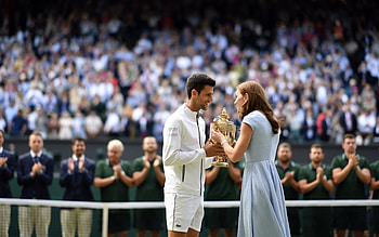 The Trophy Presentation, Catherine, clapping, brunette, grand slam, crowd, Novak Djokovich, wimbledon, dress, Cate, trophy, smiles HD wallpaper